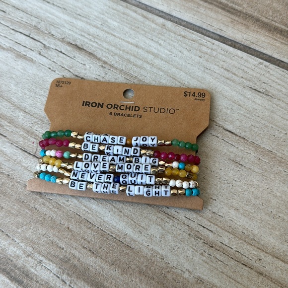 Brand NEW Friendship Bracelets - Picture 2 of 3